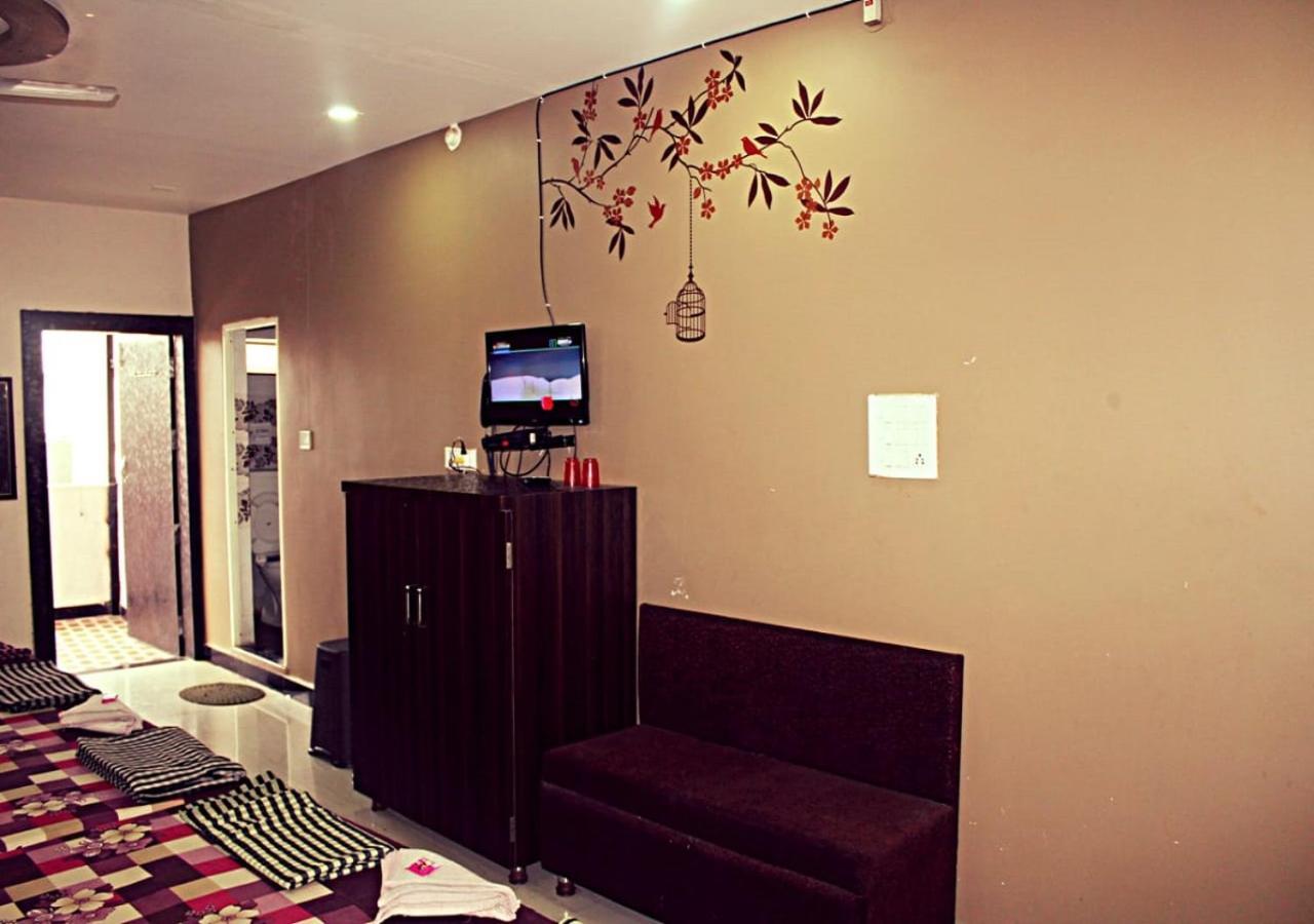 Mansarovar Guest House Ujjain Extérieur photo