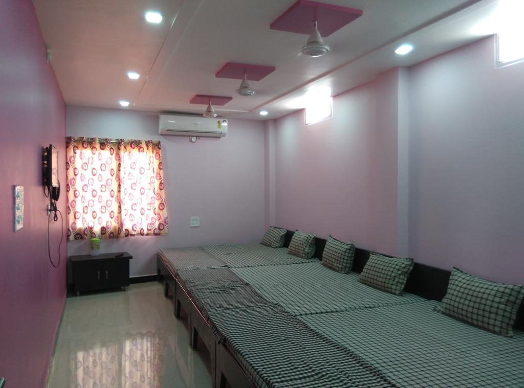 Mansarovar Guest House Ujjain Extérieur photo