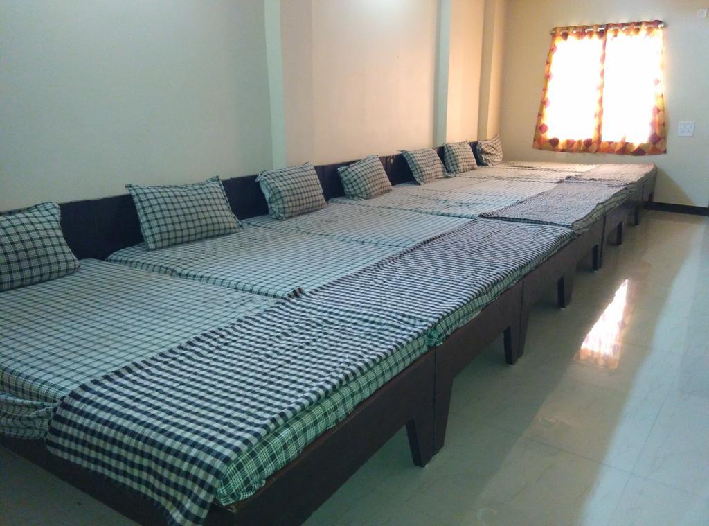 Mansarovar Guest House Ujjain Extérieur photo