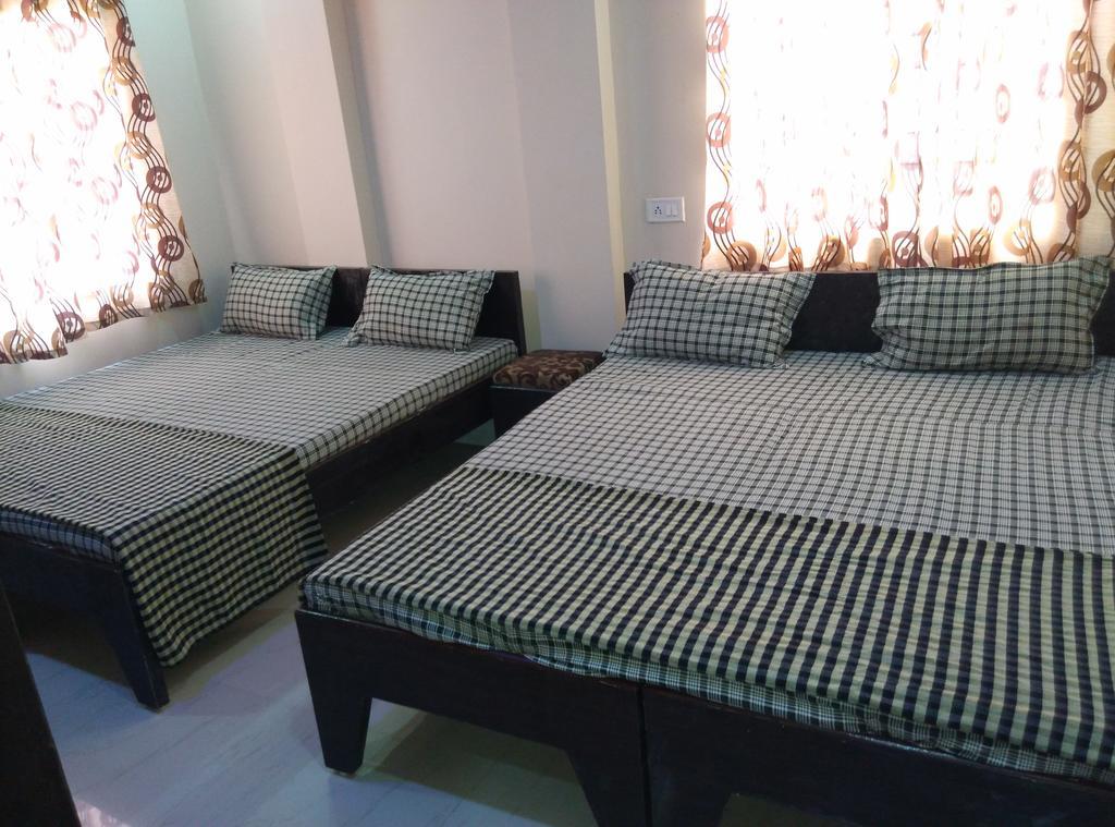 Mansarovar Guest House Ujjain Extérieur photo