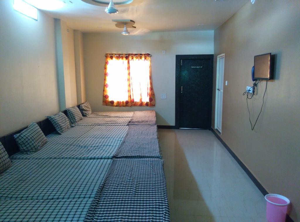 Mansarovar Guest House Ujjain Extérieur photo
