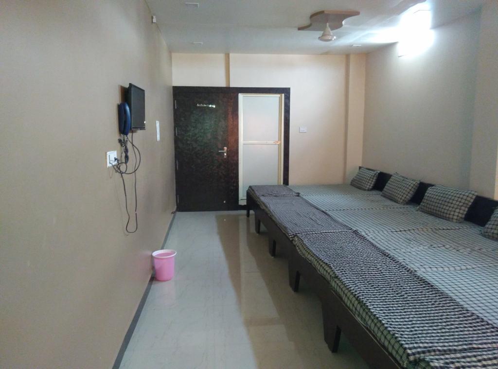 Mansarovar Guest House Ujjain Extérieur photo
