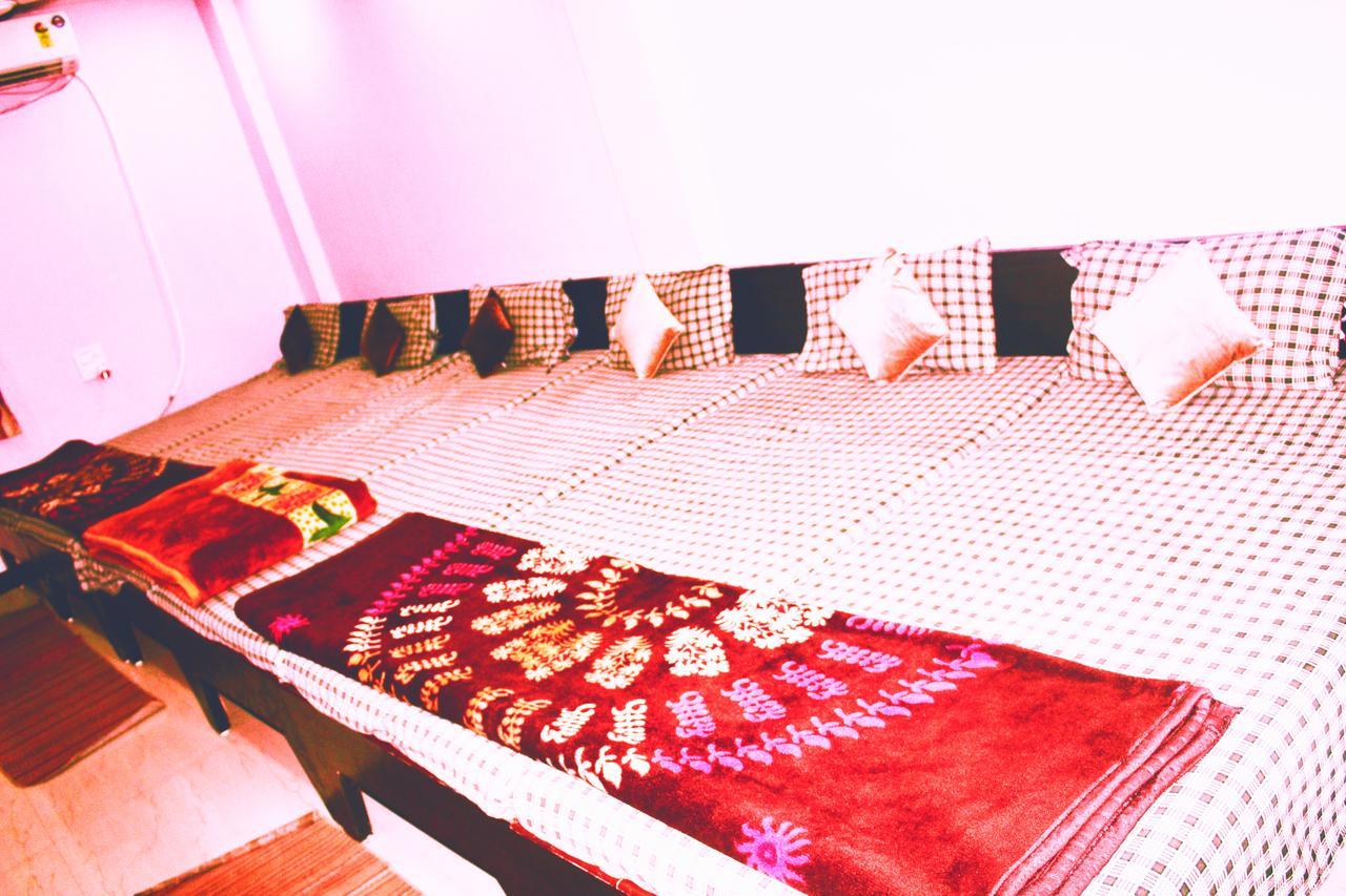 Mansarovar Guest House Ujjain Extérieur photo